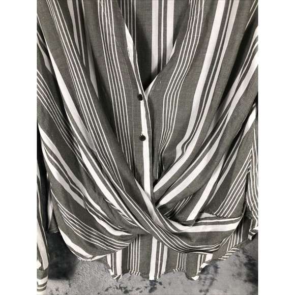 ANA New Apparel Shirt Women’s Blouse Size Adult Small - Picture 2 of 9